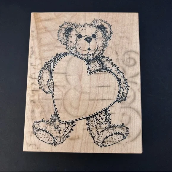Wood mount Teddy bear with heart rubber stamp - Picture 1 of 3